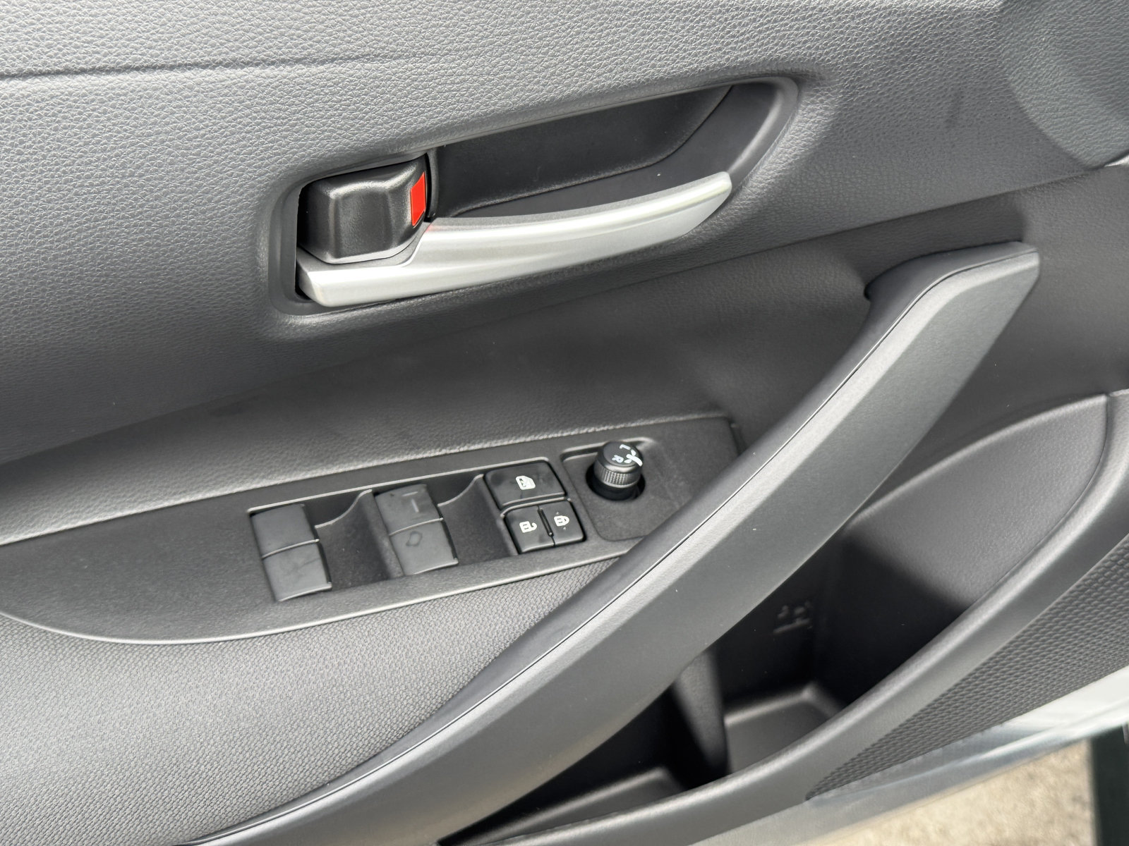 New 2027 Toyota Corolla SE FWD image 18