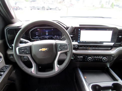 Used 2024 Chevrolet Silverado 3500 LTZ w/ LTZ Convenience Package image 5