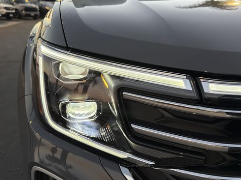 New 2026 Volkswagen Atlas SE FWD image 10