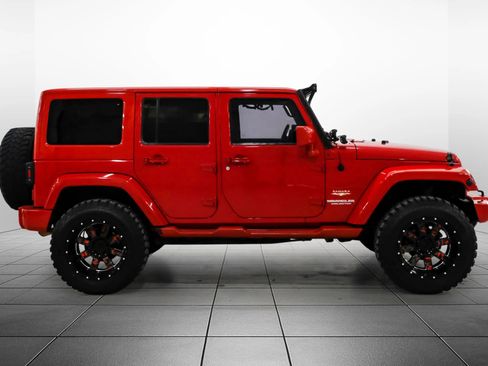Used 2012 Jeep Wrangler Unlimited Sahara w/ Connectivity Group image 7