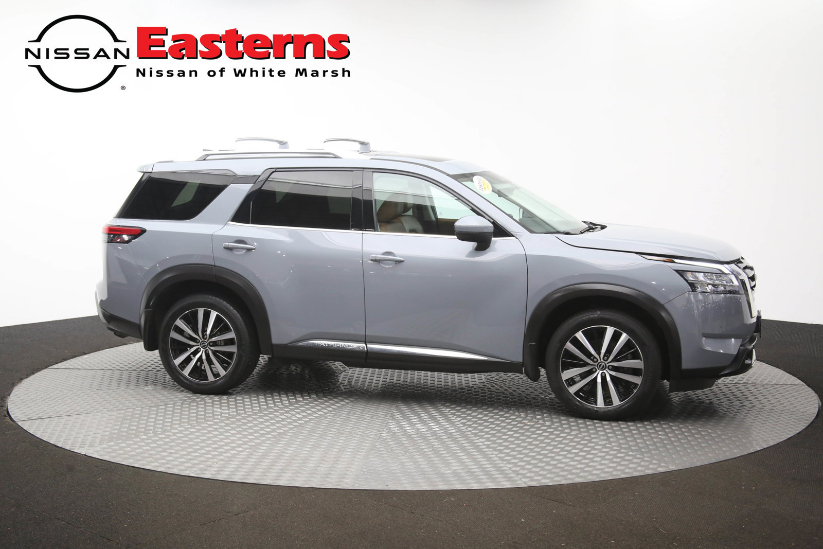 Used 2023 Nissan Pathfinder Platinum w/ Cargo Package AWD/4WD image 45