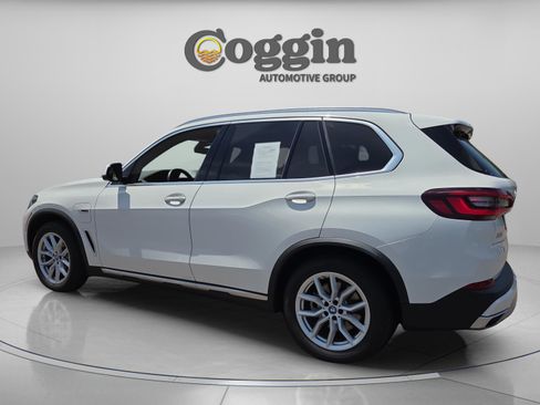 Used 2022 BMW X5 xDrive45e AWD/4WD image 3