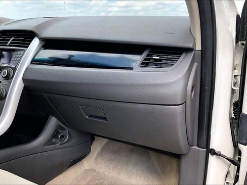 Used 2012 Ford Edge SE image 16