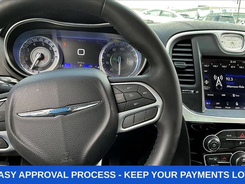 Used 2023 Chrysler 300 Touring w/ Sport Appearance Package RWD image 16