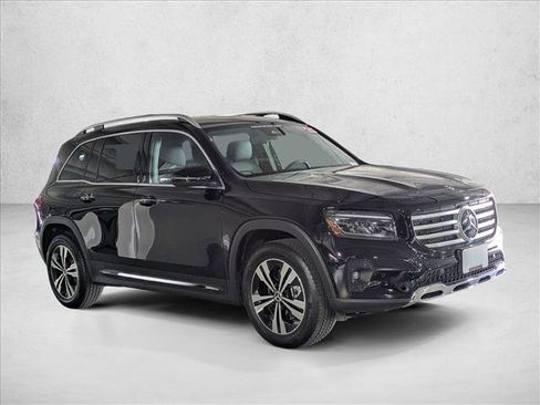Certified 2025 Mercedes-Benz GLB 250 image 6