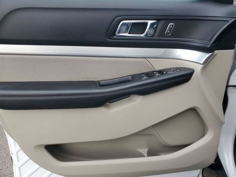 Used 2018 Ford Explorer Base image 11