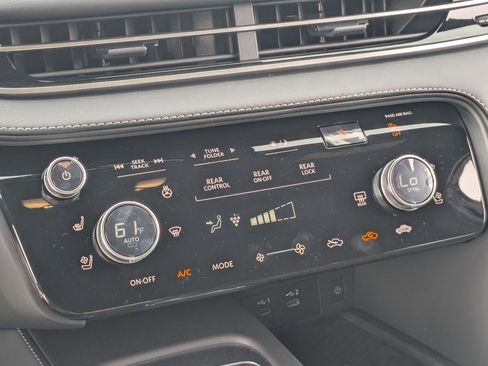 New 2026 INFINITI QX60 Autograph image 17