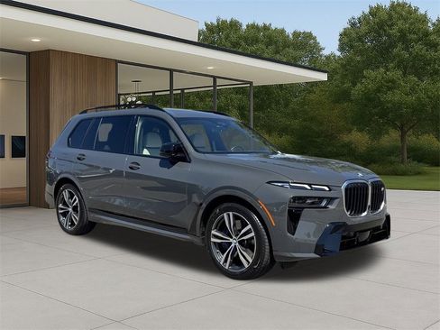 Certified 2023 BMW X7 M60i w/ Executive Package image 5