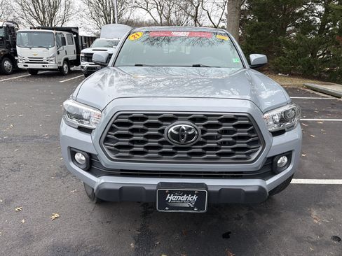Used 2021 Toyota Tacoma TRD Off-Road w/ Technology Package image 3