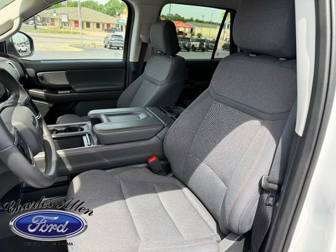 Used 2025 Ford Expedition Max Active AWD/4WD image 10