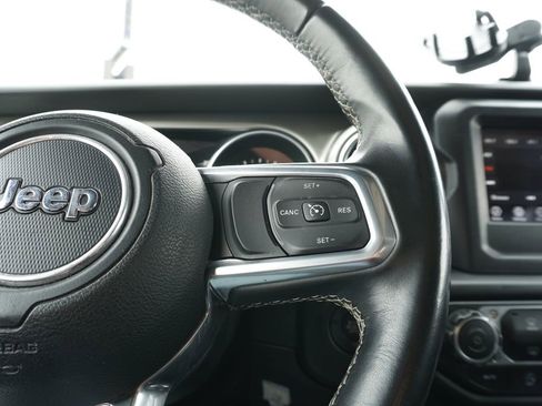 Used 2019 Jeep Wrangler Unlimited Sahara AWD/4WD image 21