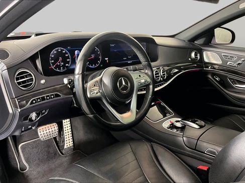 Used 2018 Mercedes-Benz S 560 Sedan image 16