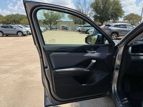 Used 2026 Volkswagen Tiguan SE AWD/4WD image 18
