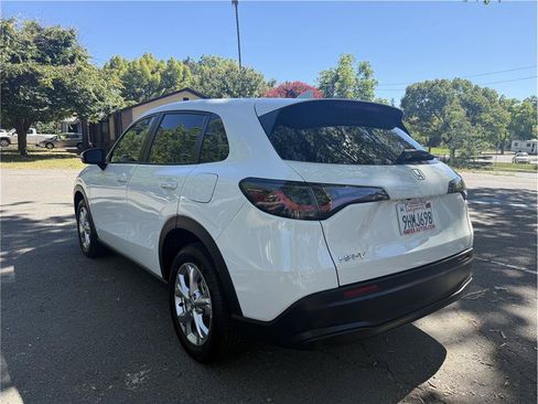 Used 2024 Honda HR-V LX image 3