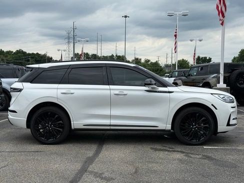 Used 2025 Lincoln Corsair Reserve w/ Equipment Group 202A FWD image 4