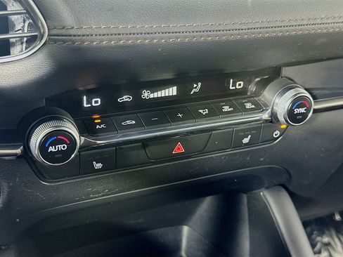 Used 2024 MAZDA MAZDA3 s FWD image 27