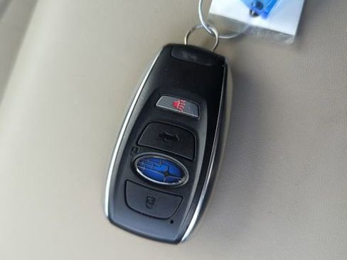 Used 2025 Subaru Outback Premium image 33