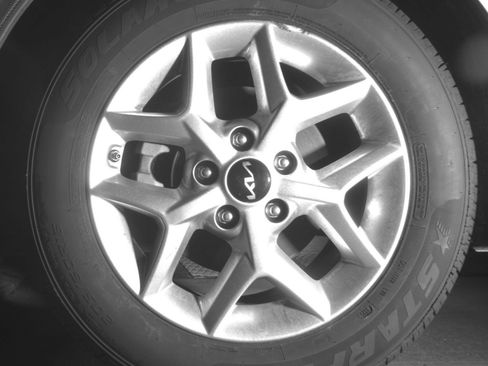 Used 2025 Kia Soul LX w/ LX Technology Package FWD image 13