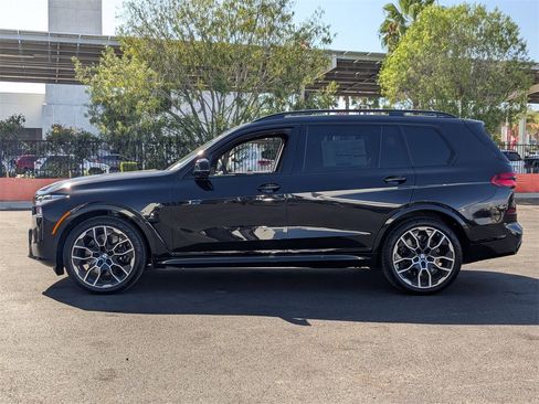 New 2026 BMW X7 M60i image 4