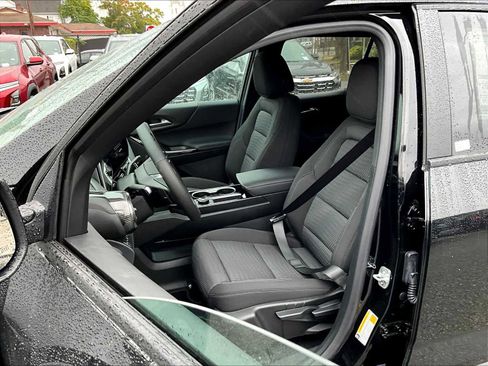 New 2026 Chevrolet Equinox LT w/ LPO, Floor Liner Package image 11