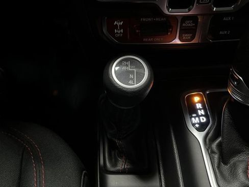 Used 2023 Jeep Gladiator Rubicon w/ Cold Weather Group image 23