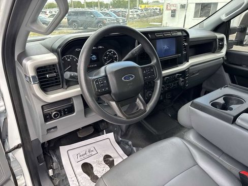 Used 2024 Ford F250 XL w/ XL Chrome Package image 2