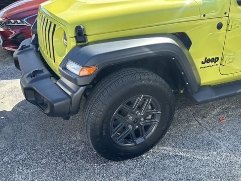 Used 2024 Jeep Wrangler Unlimited Sport AWD/4WD image 4
