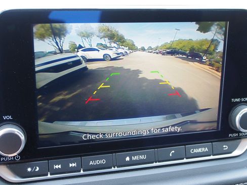 Used 2023 Nissan Rogue SV image 28