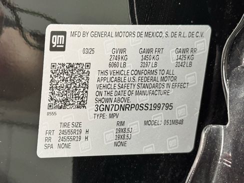 Used 2025 Chevrolet Equinox EV LT image 26