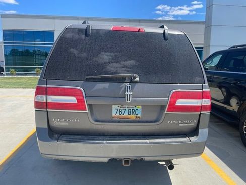 Used 2013 Lincoln Navigator L 4WD image 6
