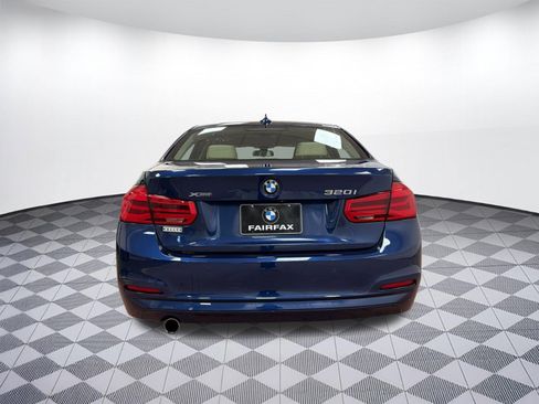 Used 2018 BMW 320i xDrive Sedan w/ Convenience Package AWD/4WD image 10
