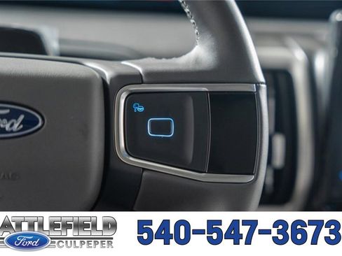 New 2025 Ford Expedition Active image 38