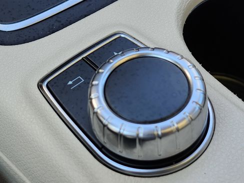 Used 2019 Mercedes-Benz GLA 250 4MATIC image 32