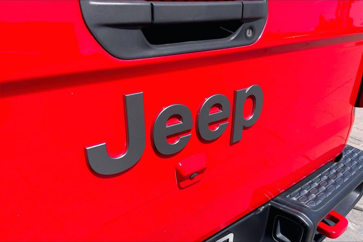 Used 2023 Jeep Gladiator Rubicon w/ Cold Weather Group AWD/4WD image 31
