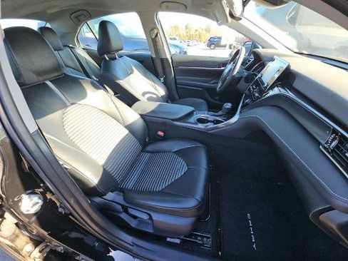 Used 2023 Toyota Camry SE image 10