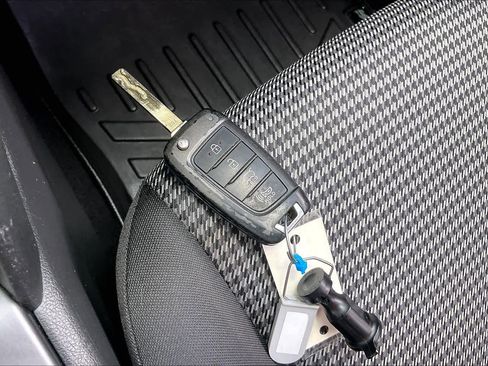 Used 2019 Hyundai Kona SE AWD/4WD image 14