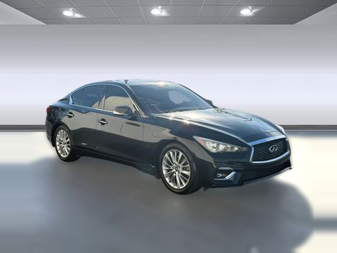 Used 2019 INFINITI Q50 Luxe w/ Essential Package (3.0T Luxe) image 6