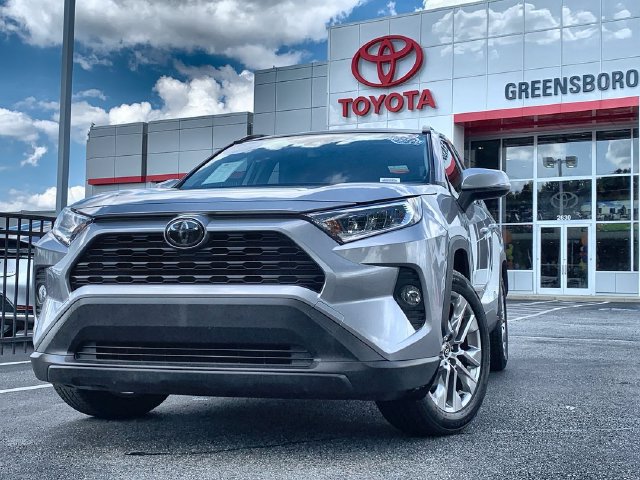 Used 2021 Toyota RAV4 XLE Premium FWD image 1