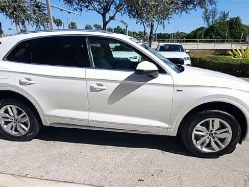 Certified 2023 Audi Q5 2.0T Premium w/ Convenience Package image 9