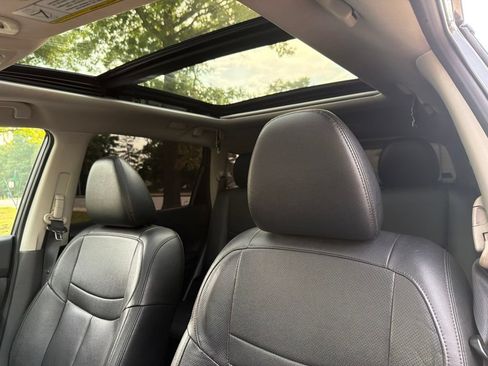 Used 2020 Nissan Rogue SL w/ Premium Package AWD/4WD image 21