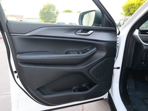 New 2026 Jeep Grand Cherokee Laredo RWD image 13