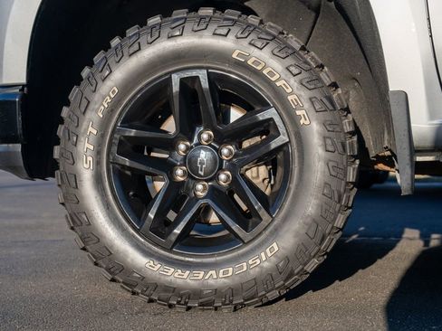 Used 2019 Chevrolet Silverado 1500 LT Trail Boss image 2