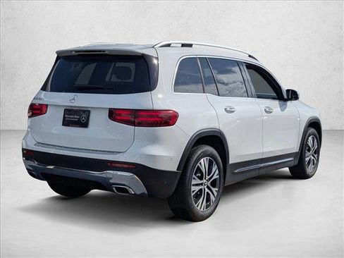 Used 2025 Mercedes-Benz GLB 250 image 2