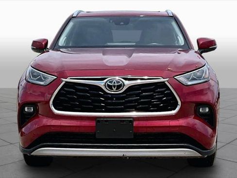Used 2021 Toyota Highlander Platinum AWD/4WD image 4