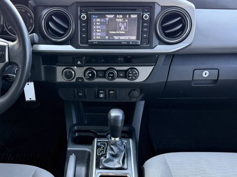 Used 2018 Toyota Tacoma SR5 image 6