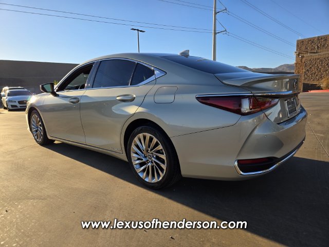 Used 2021 Lexus ES 300h w/ Accessory Package FWD image 5