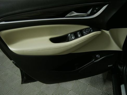 Used 2021 Buick Enclave Essence w/ Sound and Sites Package AWD/4WD image 14
