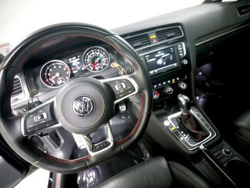 Used 2017 Volkswagen GTI SE image 7