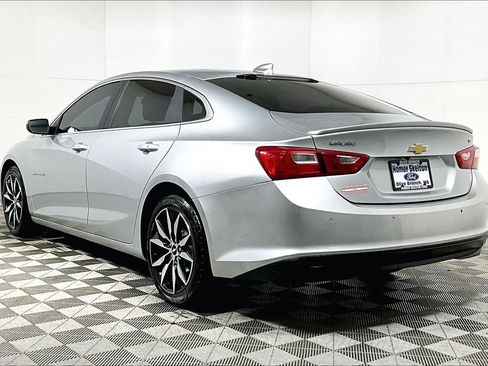 Used 2017 Chevrolet Malibu LT w/ Driver Confidence Package image 10