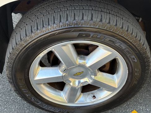 Used 2013 Chevrolet Suburban LT image 21